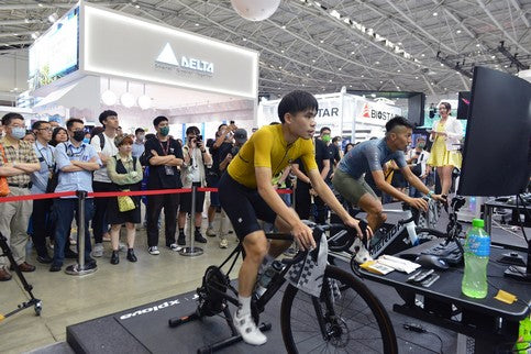 Thermaltake Introduces the CYCLEDESK 100 Smart Gaming Desk at the Indoor Cycling Esports Tournament Made for Cycling Esports