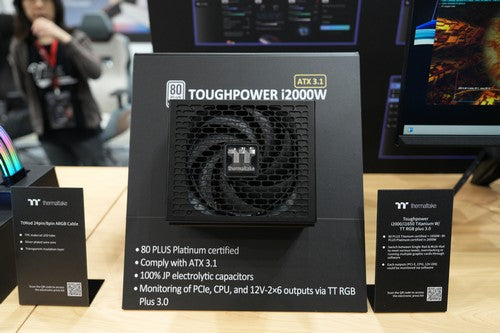 曜越COMPUTEX 2025推出鋼影Toughpower i2000W白金牌數位電源供應器：超高瓦數搭配精準監控  新一代數位電源：四條原生PCIe Gen 5.0接頭、80 PLUS白金牌認證、即時監控電源/電腦狀態