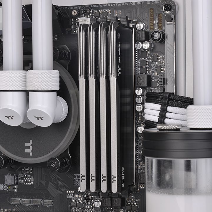 TOUGHRAM Z-ONE Memory DDR4 3600MHz (8GB x 1)